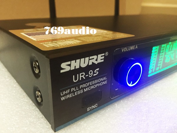 Mặt trước đầu thu Shure UR-9S
